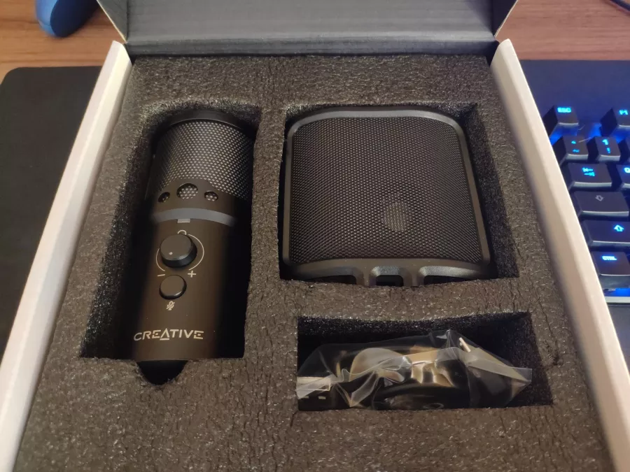 Creative-Live-Mic-M3-Mikrofon-2-scaled