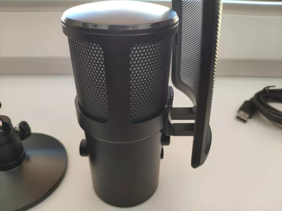 Creative-Live-Mic-M3-Mikrofon-8-scaled