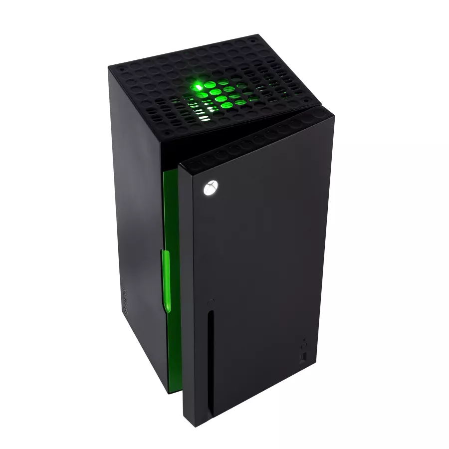 Xbox-Series-X-Mini-Fridge-2
