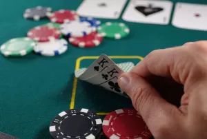 Poker studio čierne biele karty