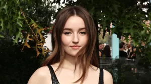 Box-art pre hru s názvom Kaitlyn Dever