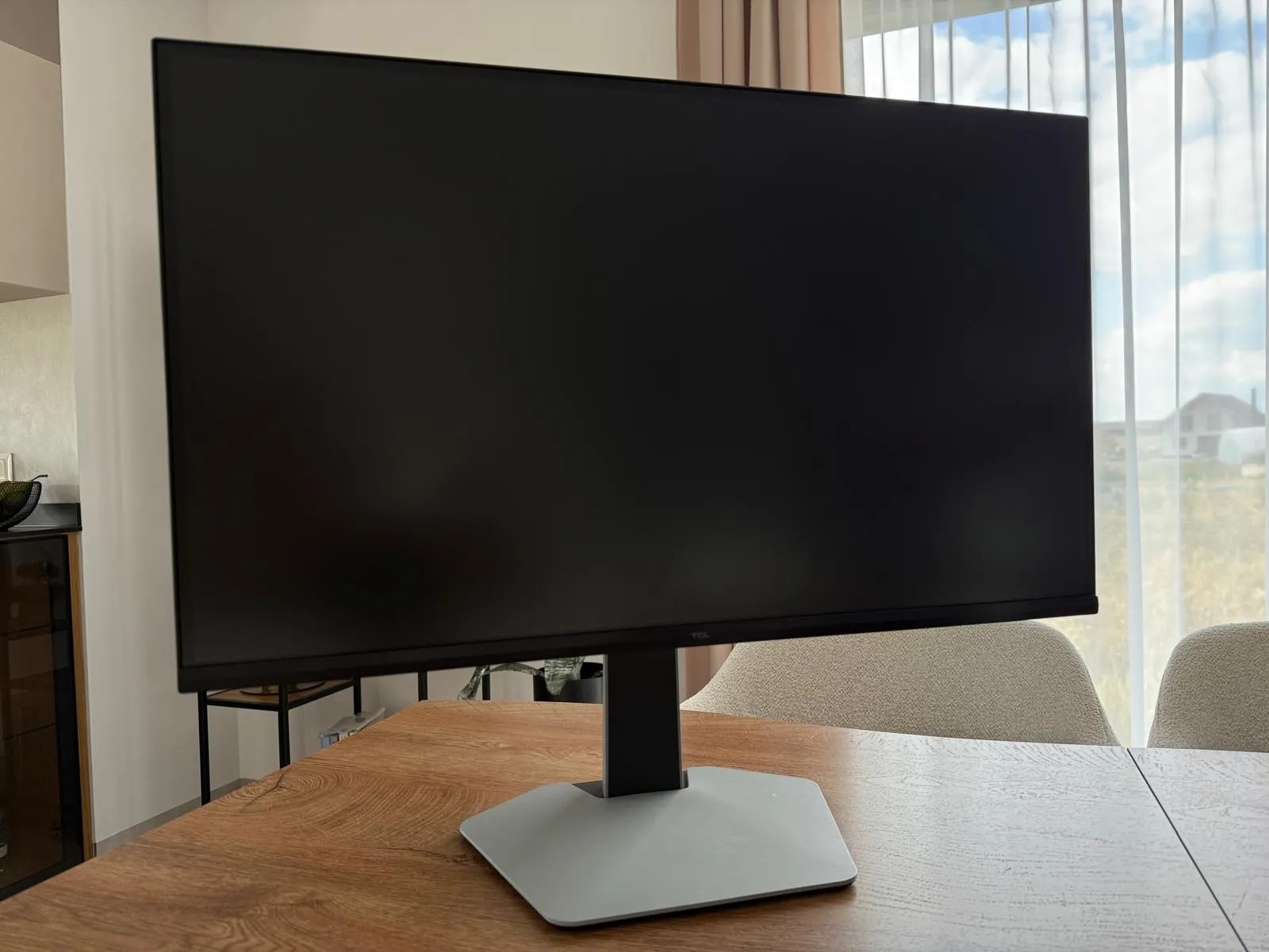 TCL 27G64 recenzia foto 1