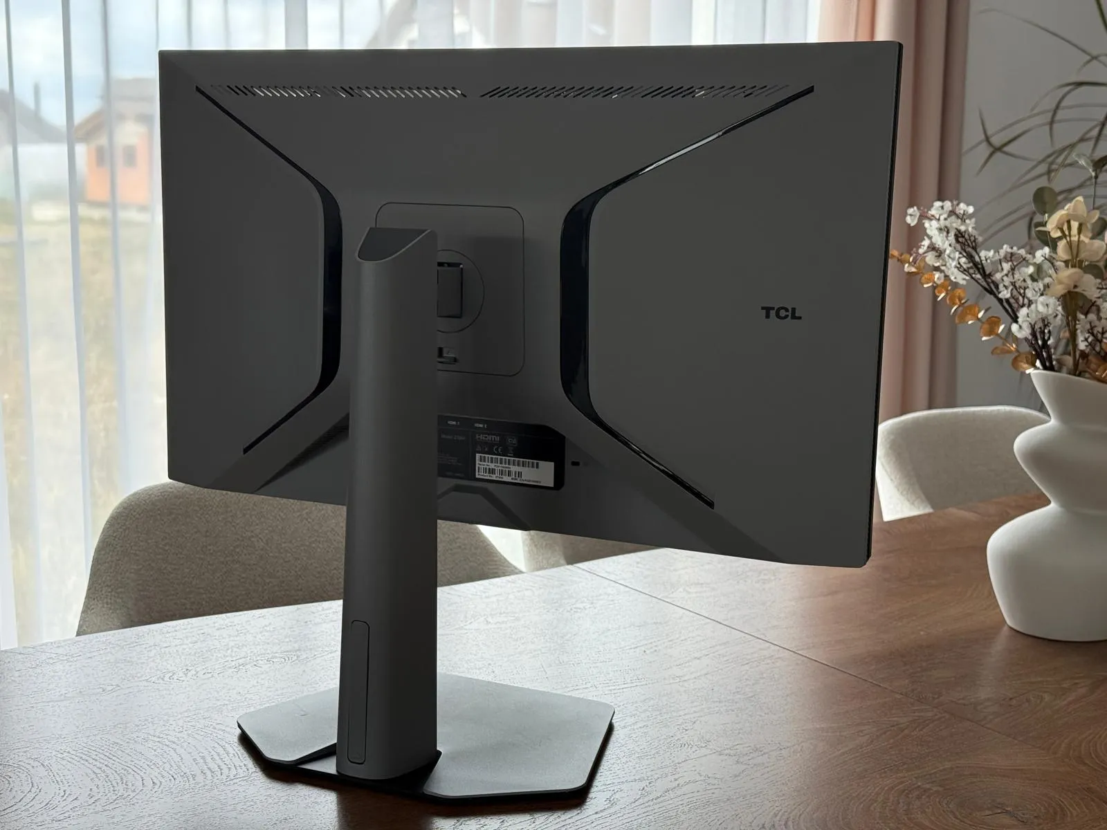 TCL 27G64 recenzia foto 2