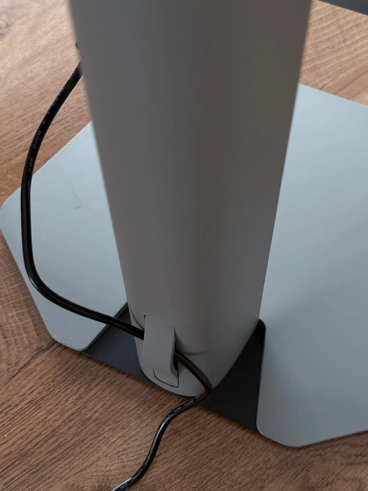 TCL 27G64 recenzia foto 3