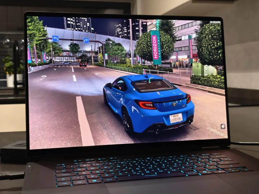 ROG Zephyrus Duo 2026 GX651AX - Recenzia 02