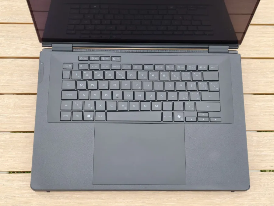 ROG Zephyrus Duo 2026 GX651AX - Recenzia 15