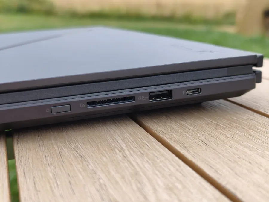 ROG Zephyrus Duo 2026 GX651AX - Recenzia 19