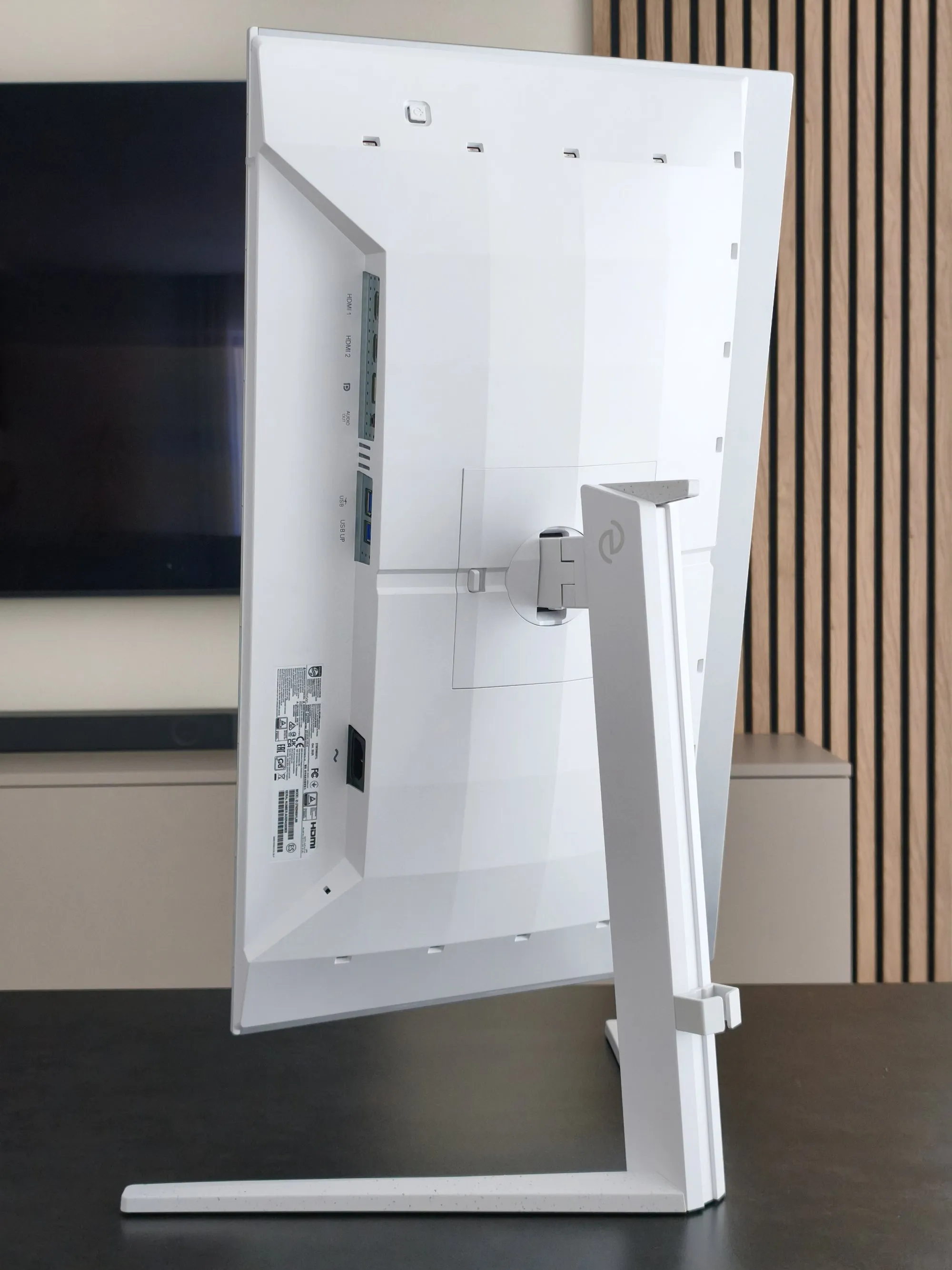 Philips Evnia 27M2N6501L OLED recenzia 10