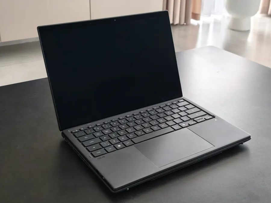 Asus Zenbook DUO 2026 UX8407AA notebook otvoren&yacute;